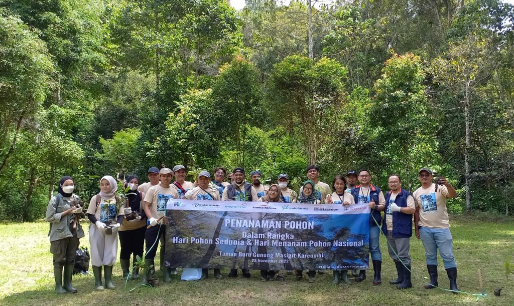 Pharmaceutical SOE Holding Plants 1600 Trees